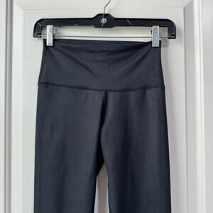 Aerie Shimmer Black Leggings Small Short